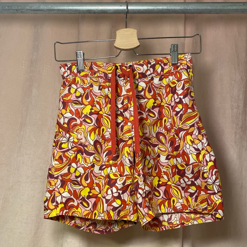 Vibrant Patterned Shorts with Drawstring L / 12